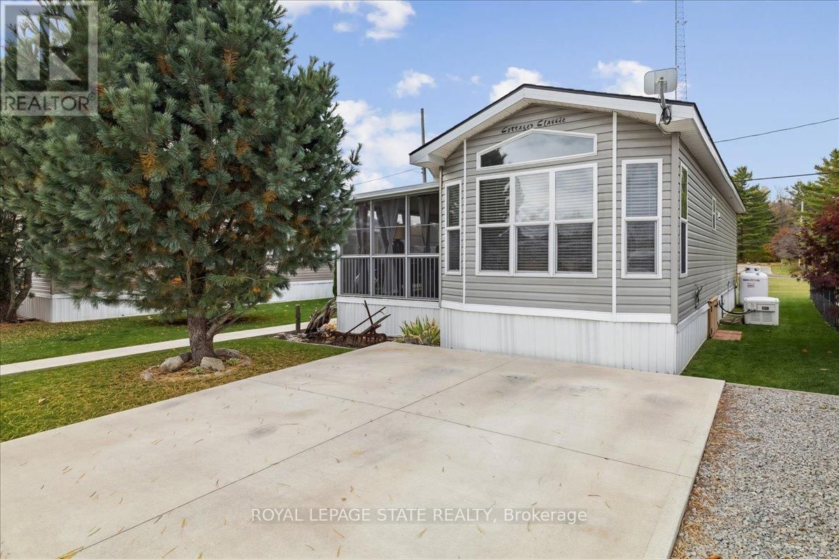 13 Spruce - 4449 MILBUROUGH LINE Image 6