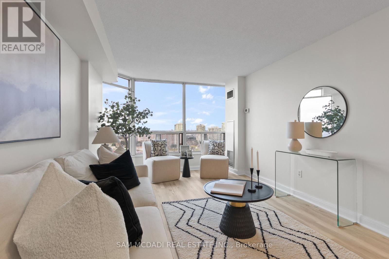 2106 - 24 HANOVER ROAD SOUTH Image 7