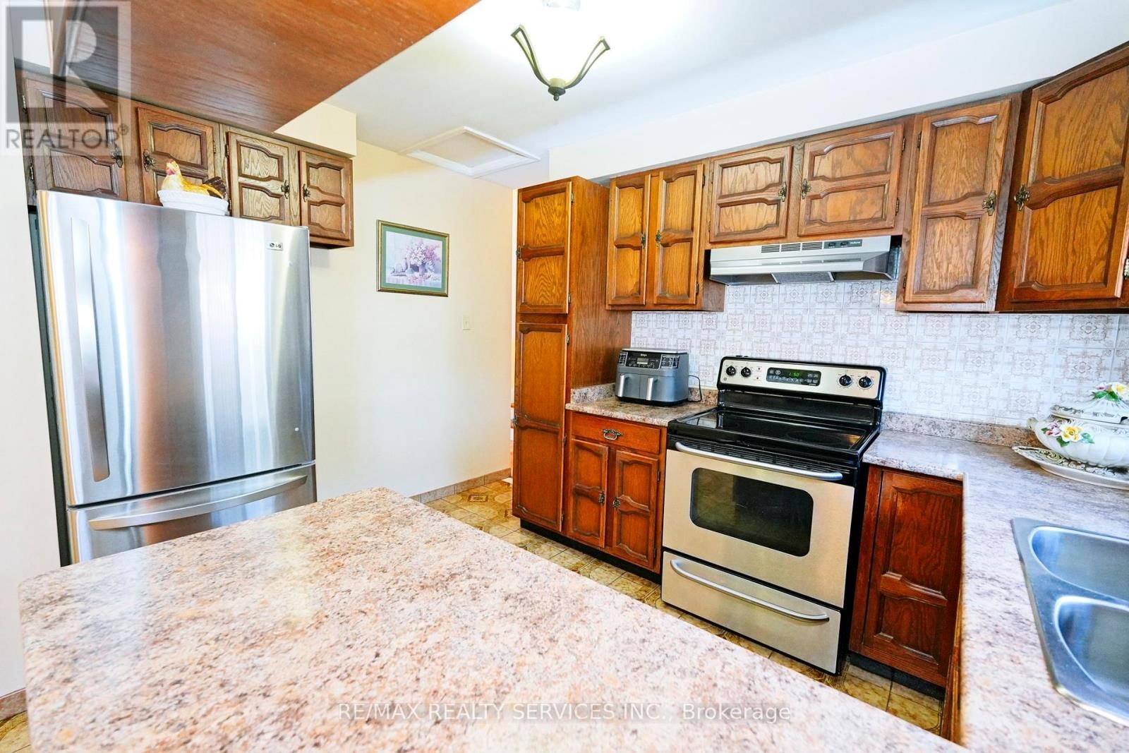 8 CHERYL COURT Image 14