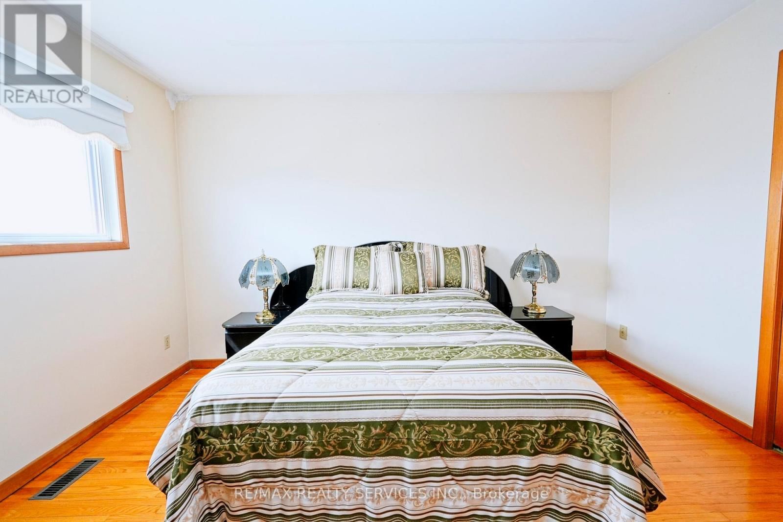 8 CHERYL COURT Image 17