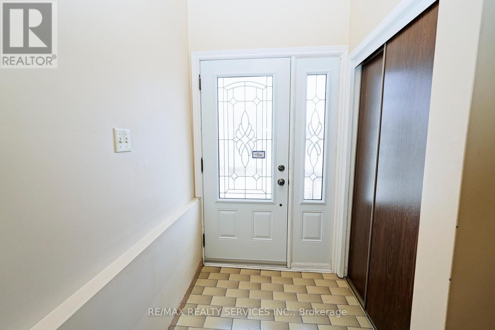 8 CHERYL COURT Image 5