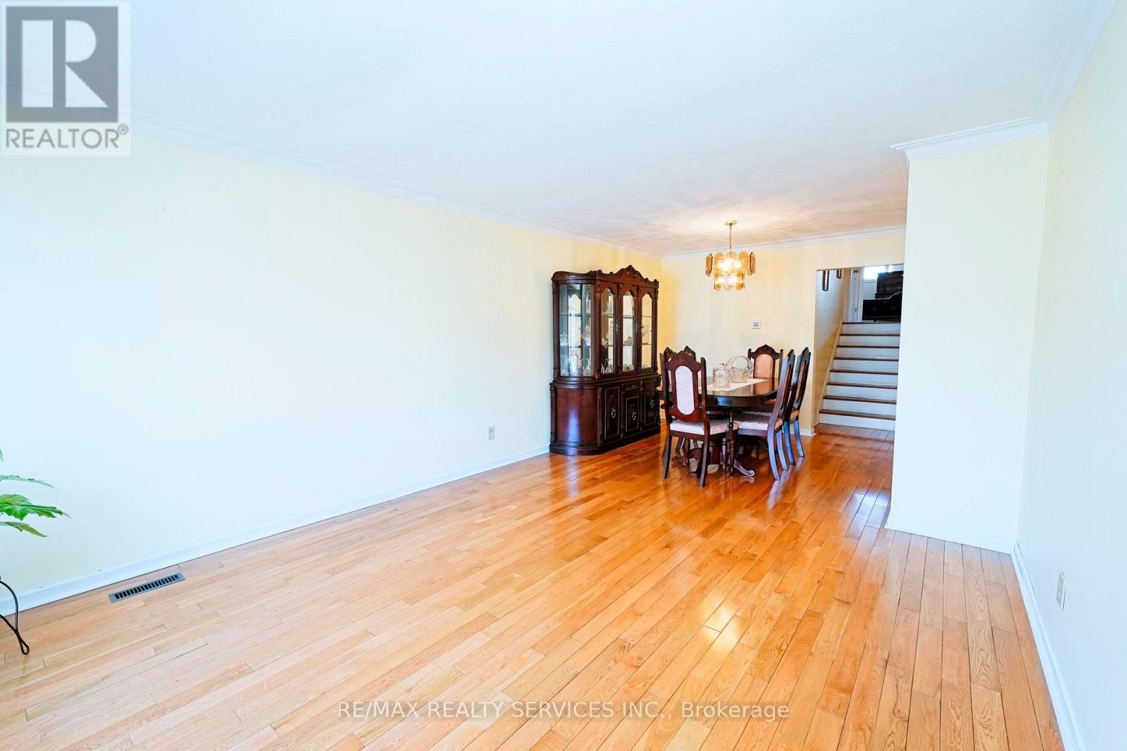 8 CHERYL COURT Image 9