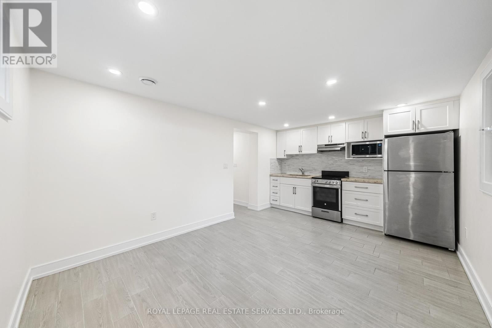 3 - 50 ARCADIAN CIRCLE Image 4