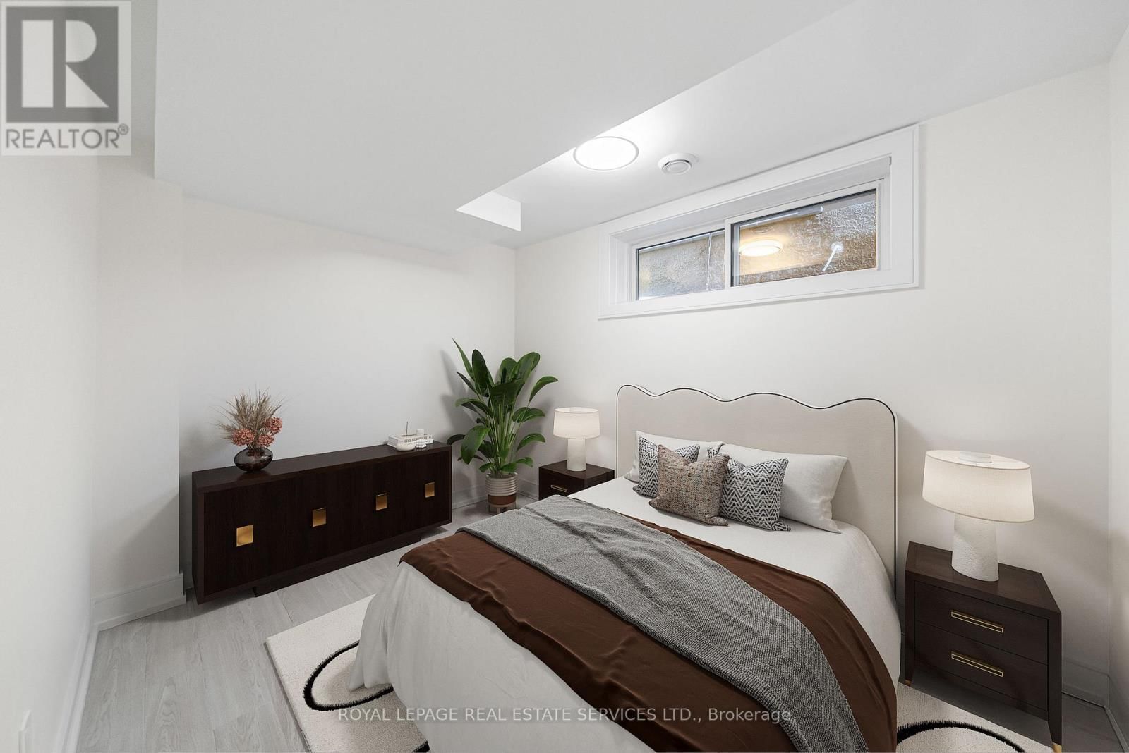 3 - 50 ARCADIAN CIRCLE Image 8