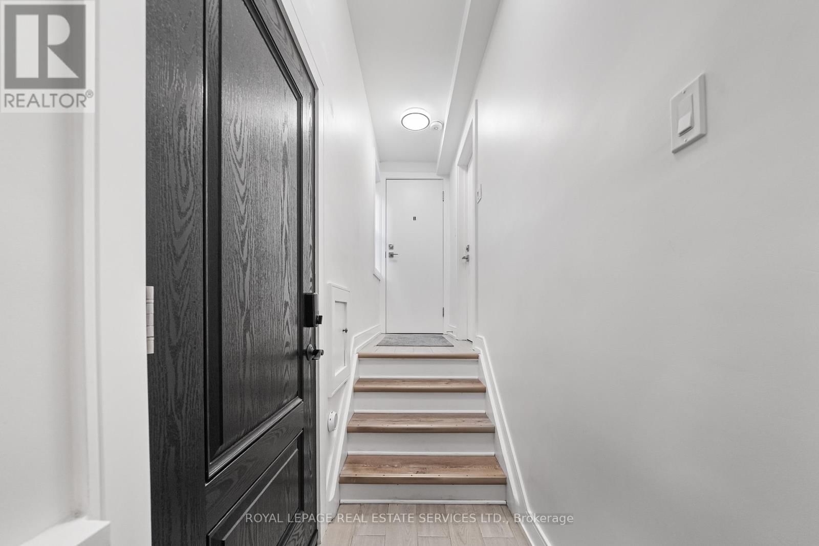 2 - 50 ARCADIAN CIRCLE Image 19