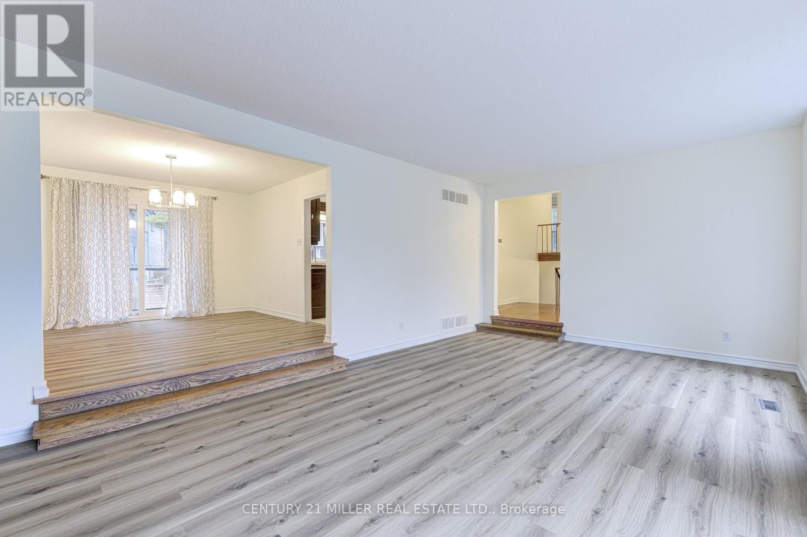 163 CASTLE CRESCENT Image 11