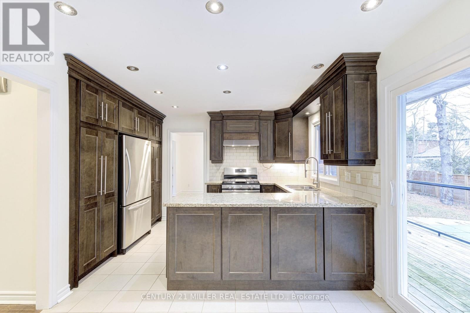 163 CASTLE CRESCENT Image 19