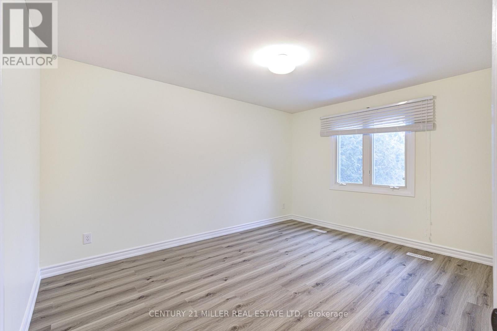 163 CASTLE CRESCENT Image 30