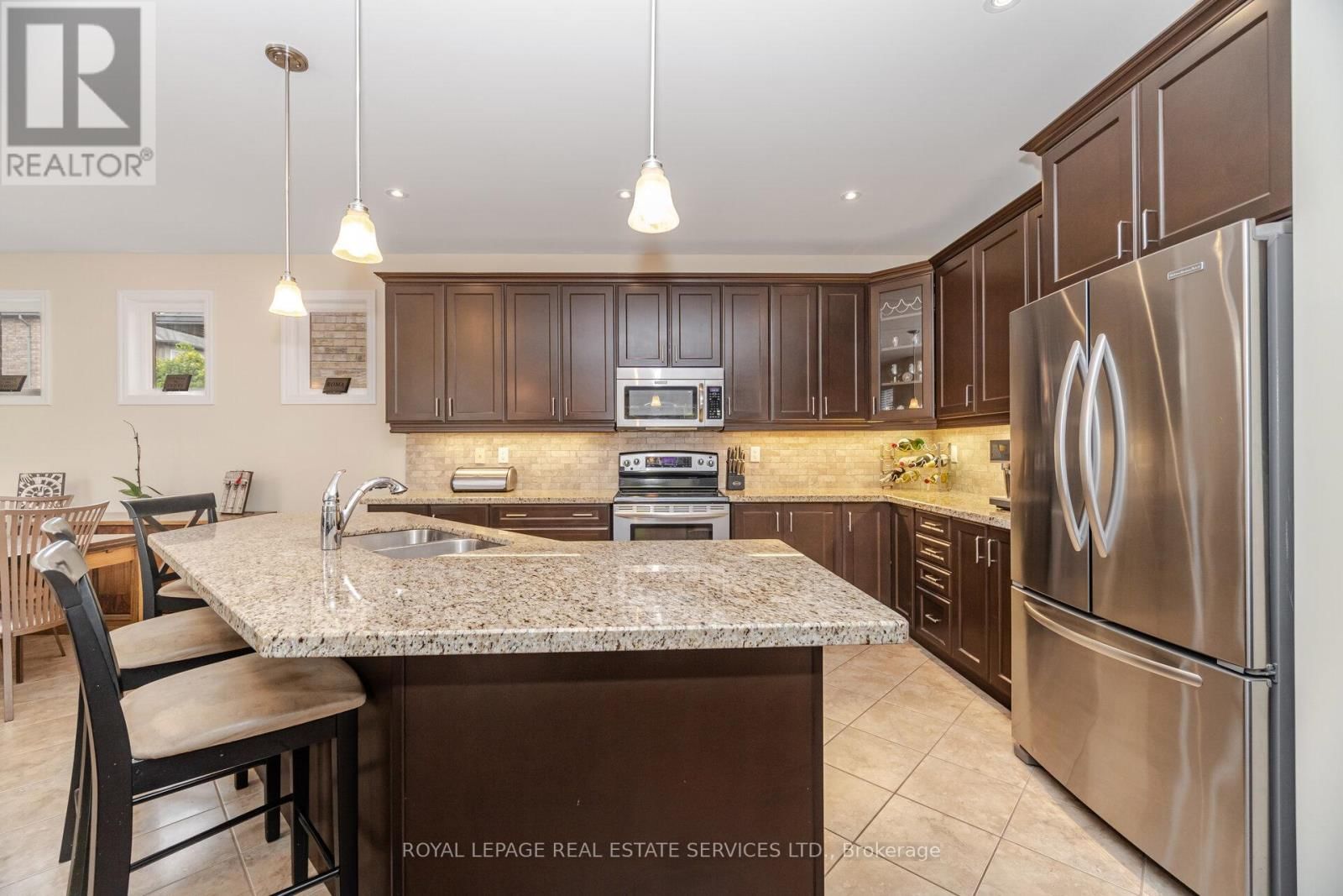 444 COOMBS COURT Image 18