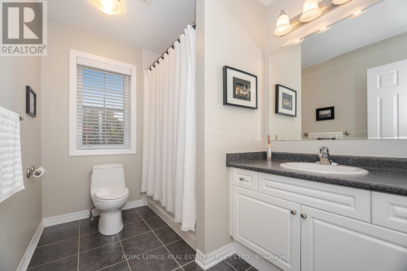 444 COOMBS COURT Image 36