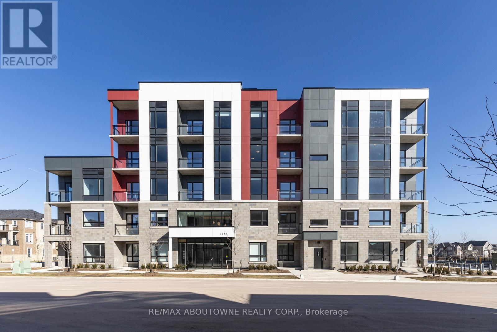 403 - 3285 CARDING MILL TRAIL Image 12