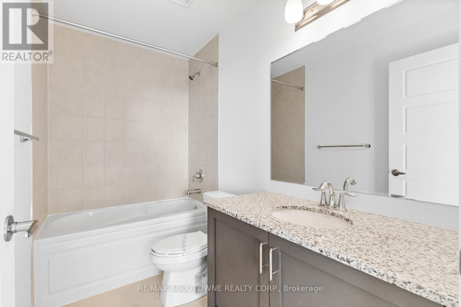 403 - 3285 CARDING MILL TRAIL Image 6