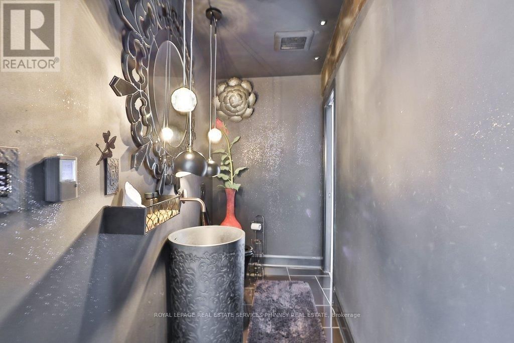 1352 NOCTURNE COURT Image 17