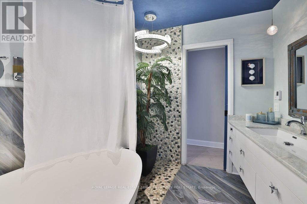 1352 NOCTURNE COURT Image 22