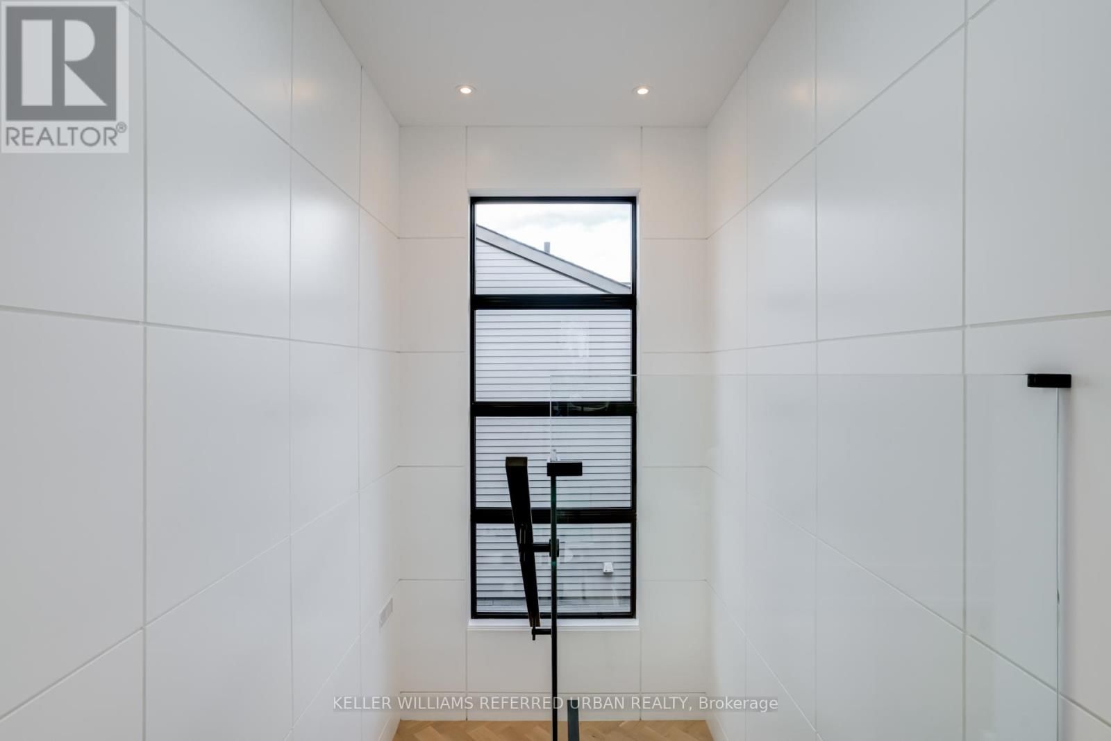 33 TWELFTH STREET Image 17