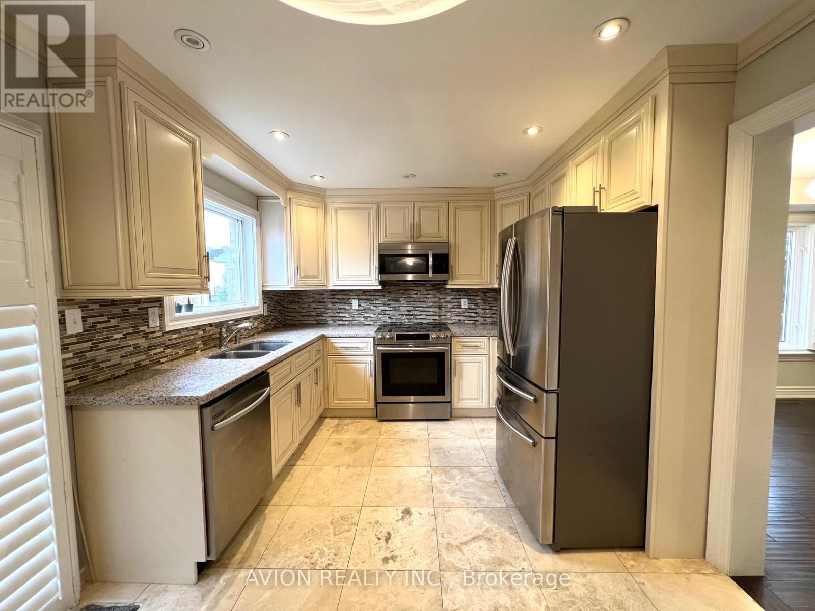 2293 CRESTMONT DRIVE Image 7