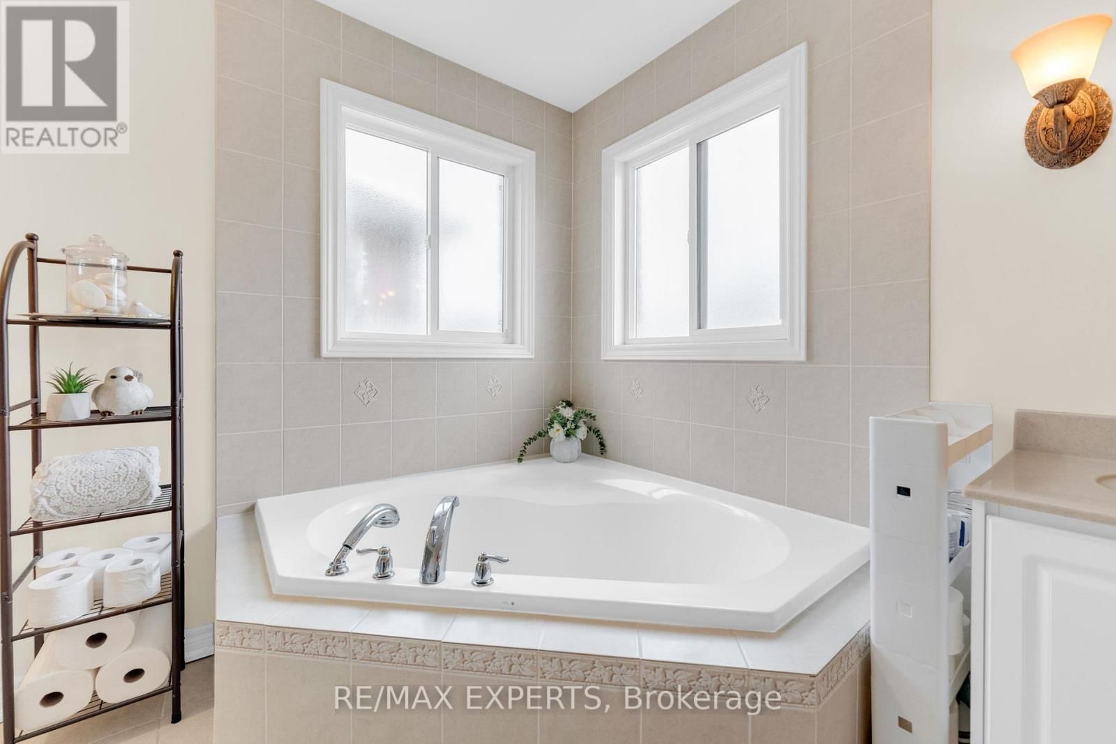 13 VILLAGEWOOD STREET Image 30