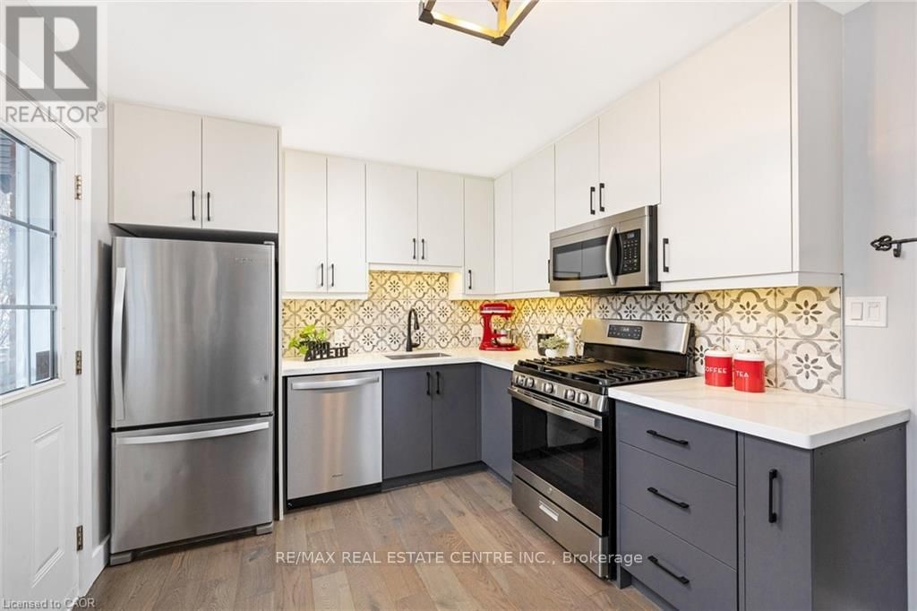 390 WOODWARD AVENUE Image 16