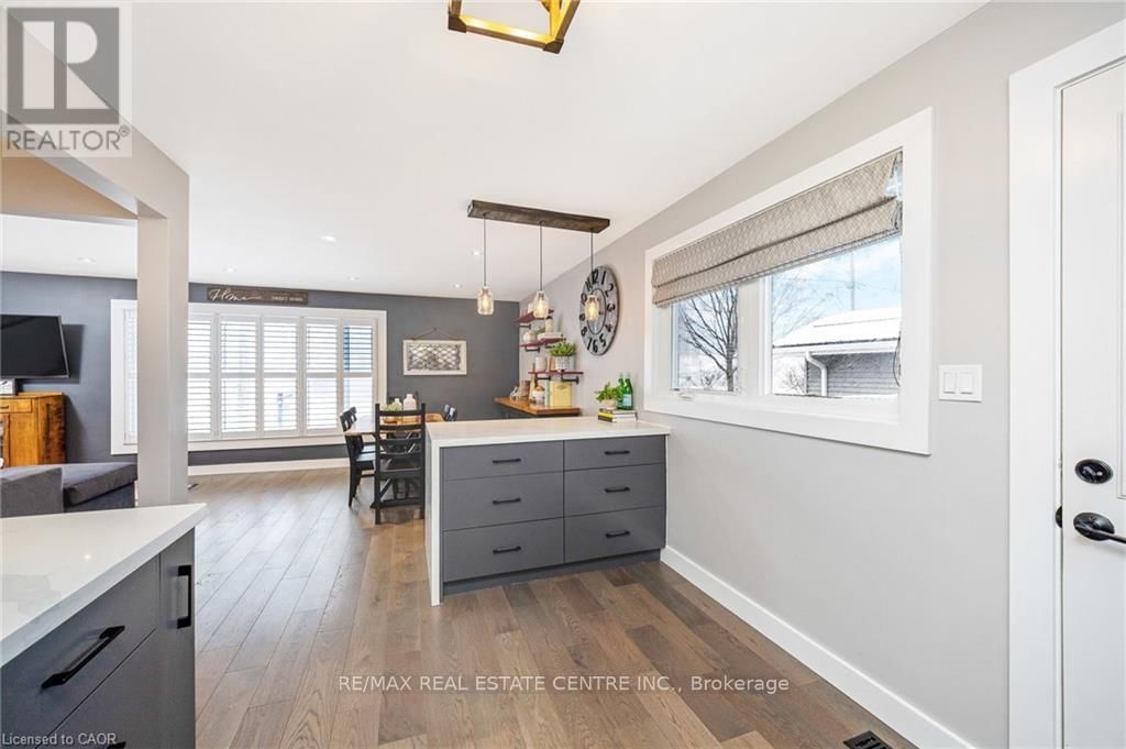 390 WOODWARD AVENUE Image 18