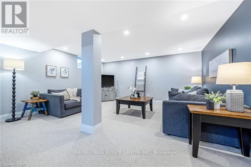 390 WOODWARD AVENUE Image 30