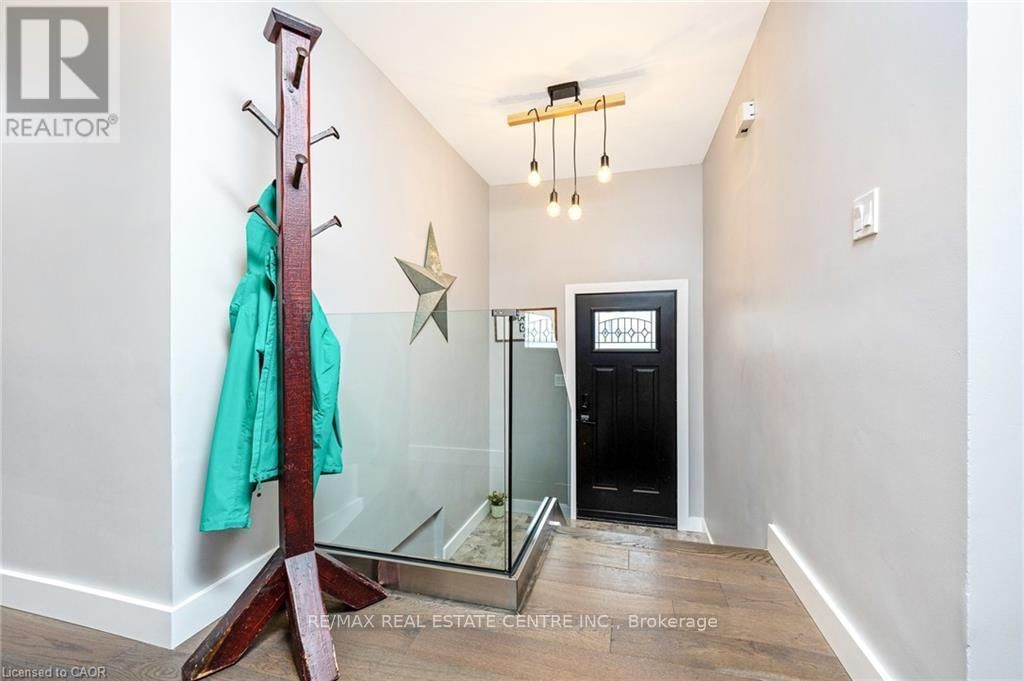 390 WOODWARD AVENUE Image 8