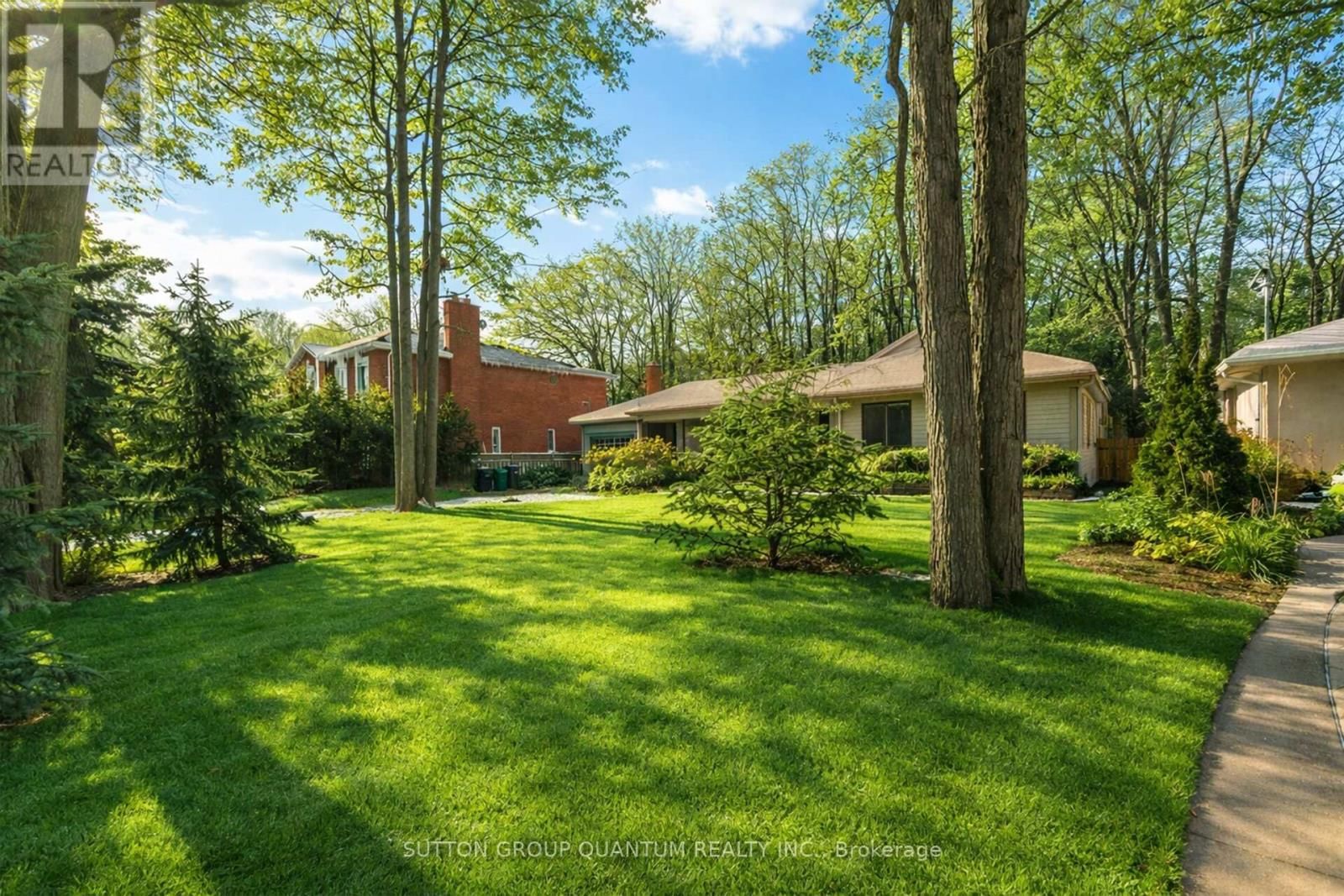 133 MINEOLA ROAD EAST Image 2