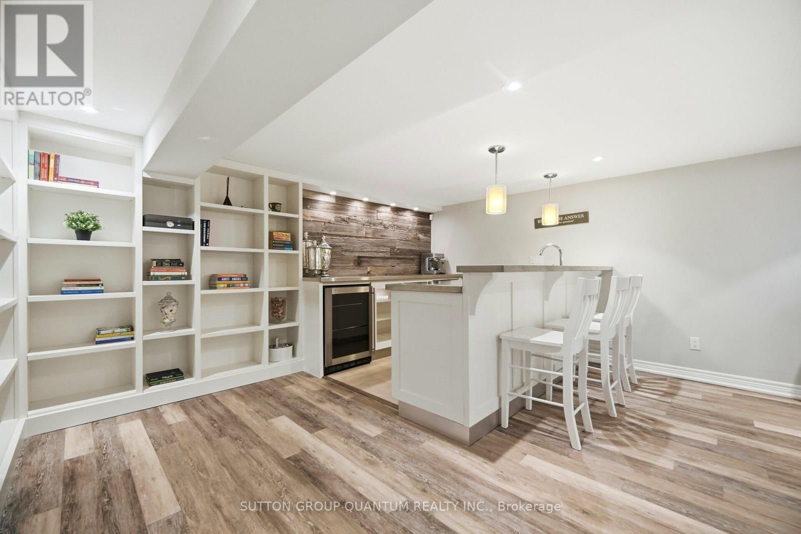 133 MINEOLA ROAD EAST Image 30