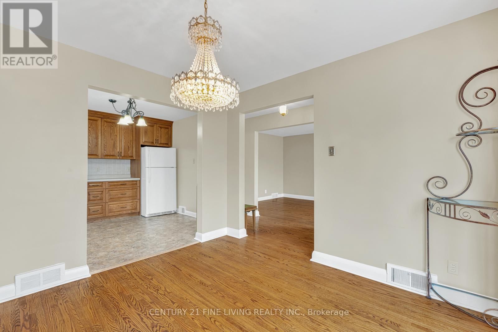 382 HILLMOUNT AVENUE Image 19