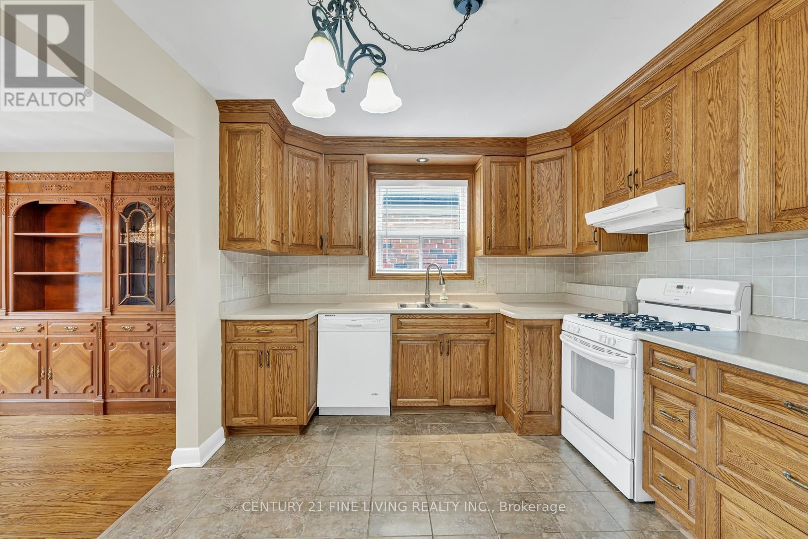 382 HILLMOUNT AVENUE Image 21