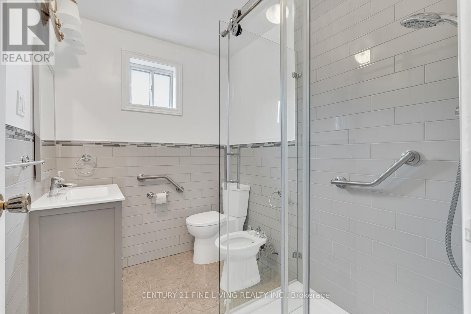 382 HILLMOUNT AVENUE Image 24