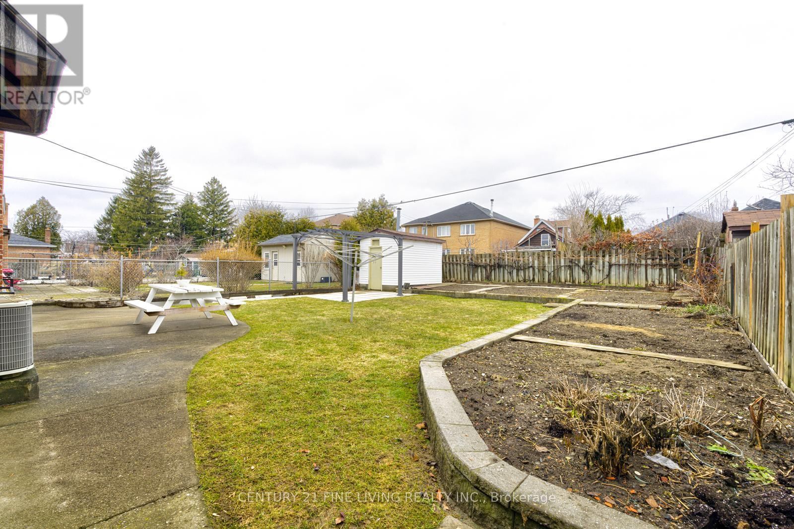 382 HILLMOUNT AVENUE Image 32