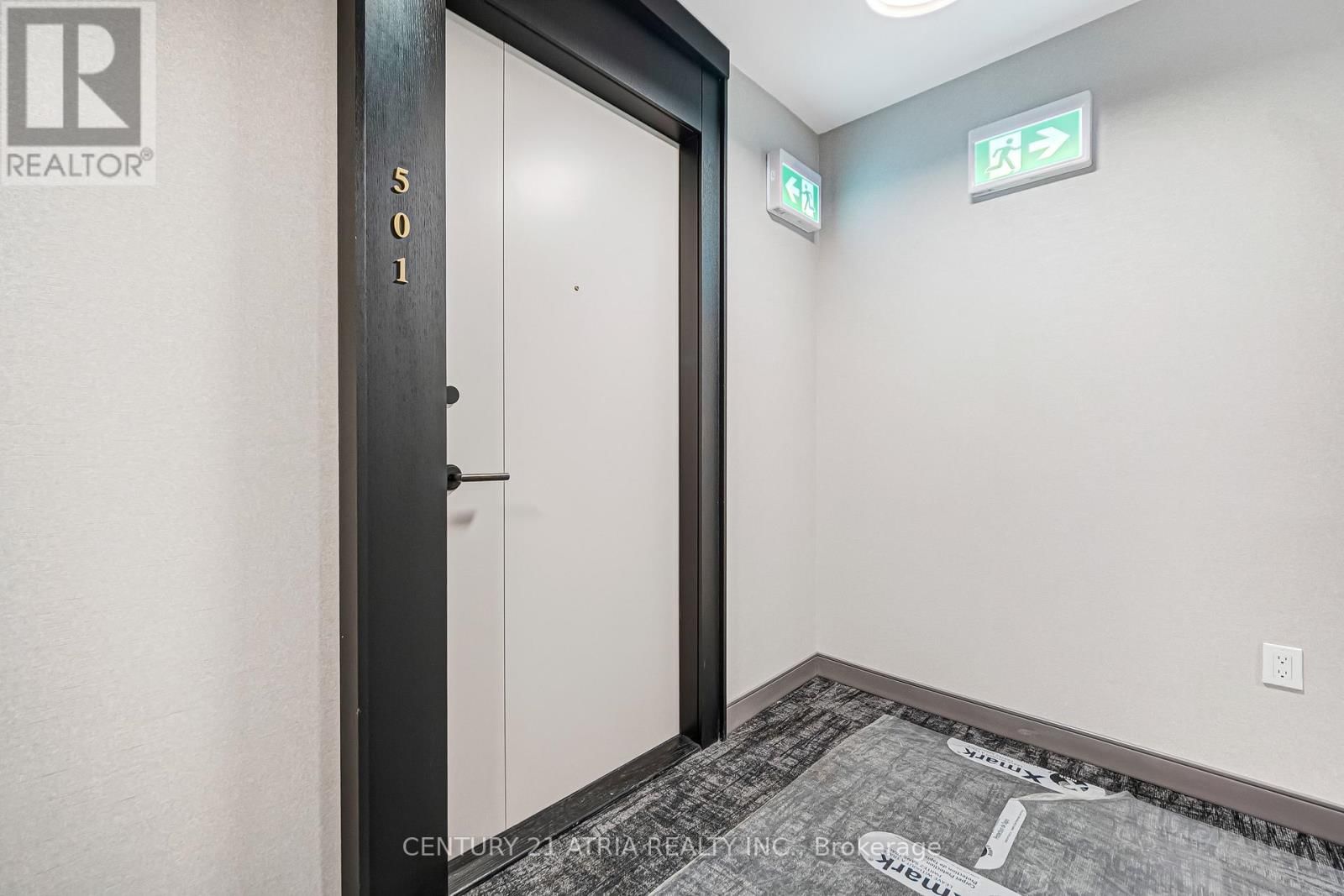 501 - 858 DUPONT STREET Image 4