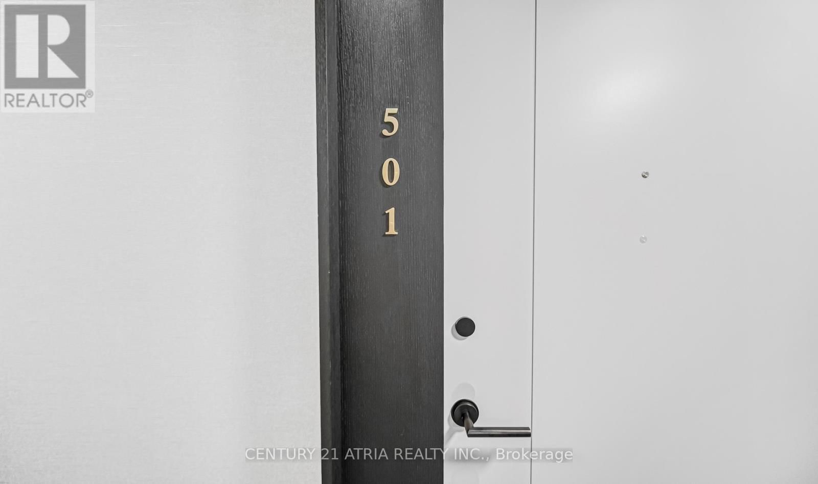 501 - 858 DUPONT STREET Image 5