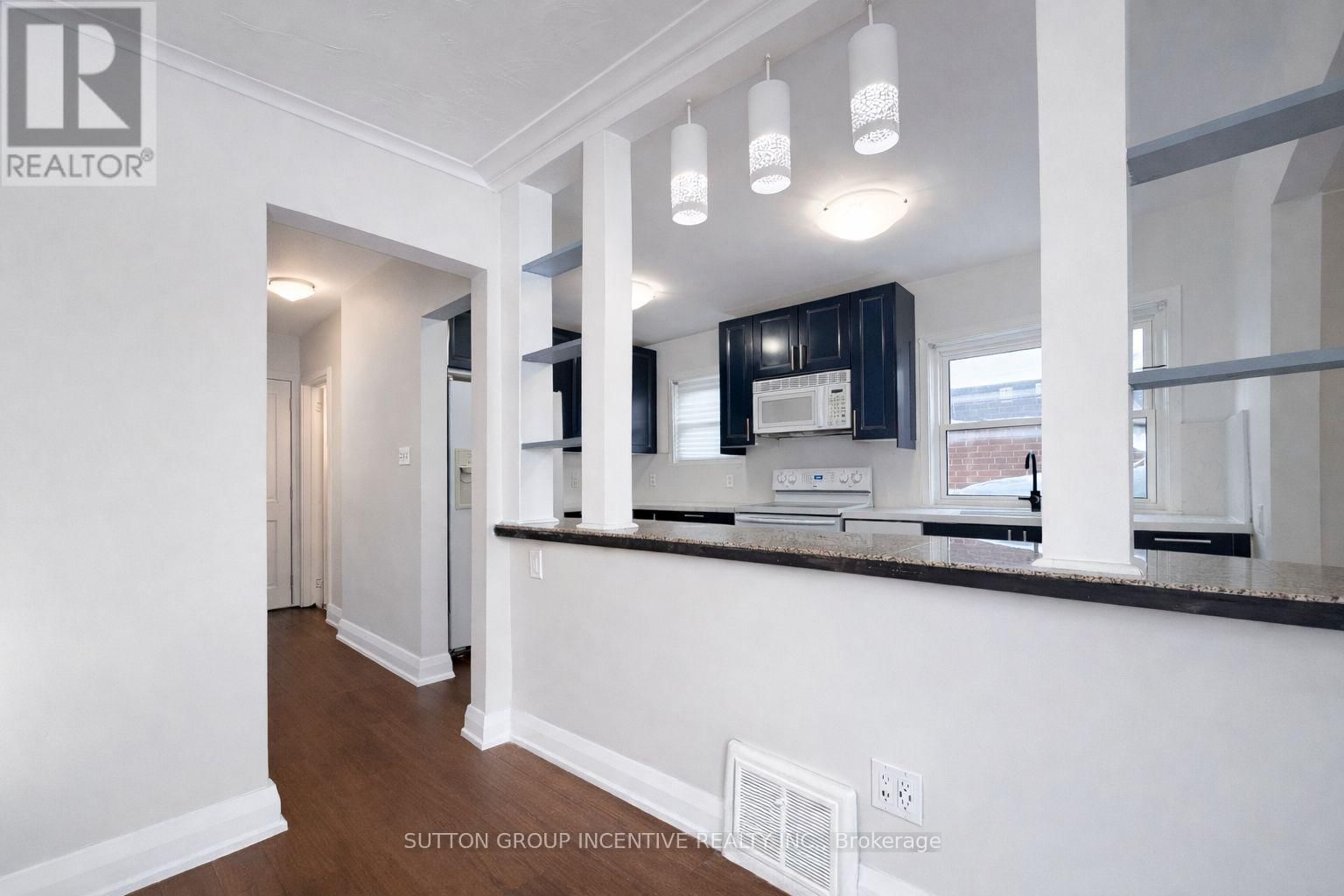 65 BARRHEAD CRESCENT Image 11