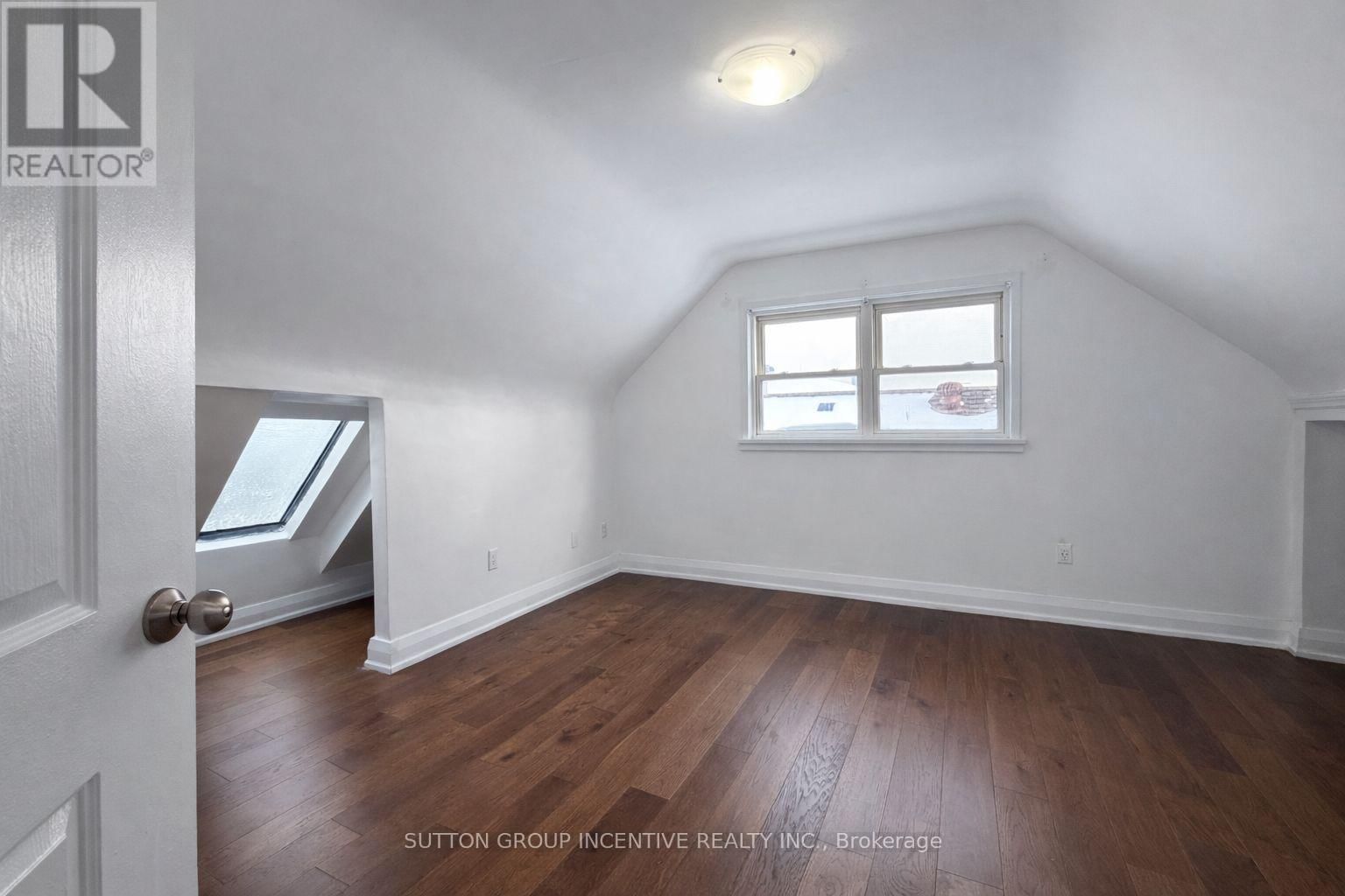 65 BARRHEAD CRESCENT Image 12