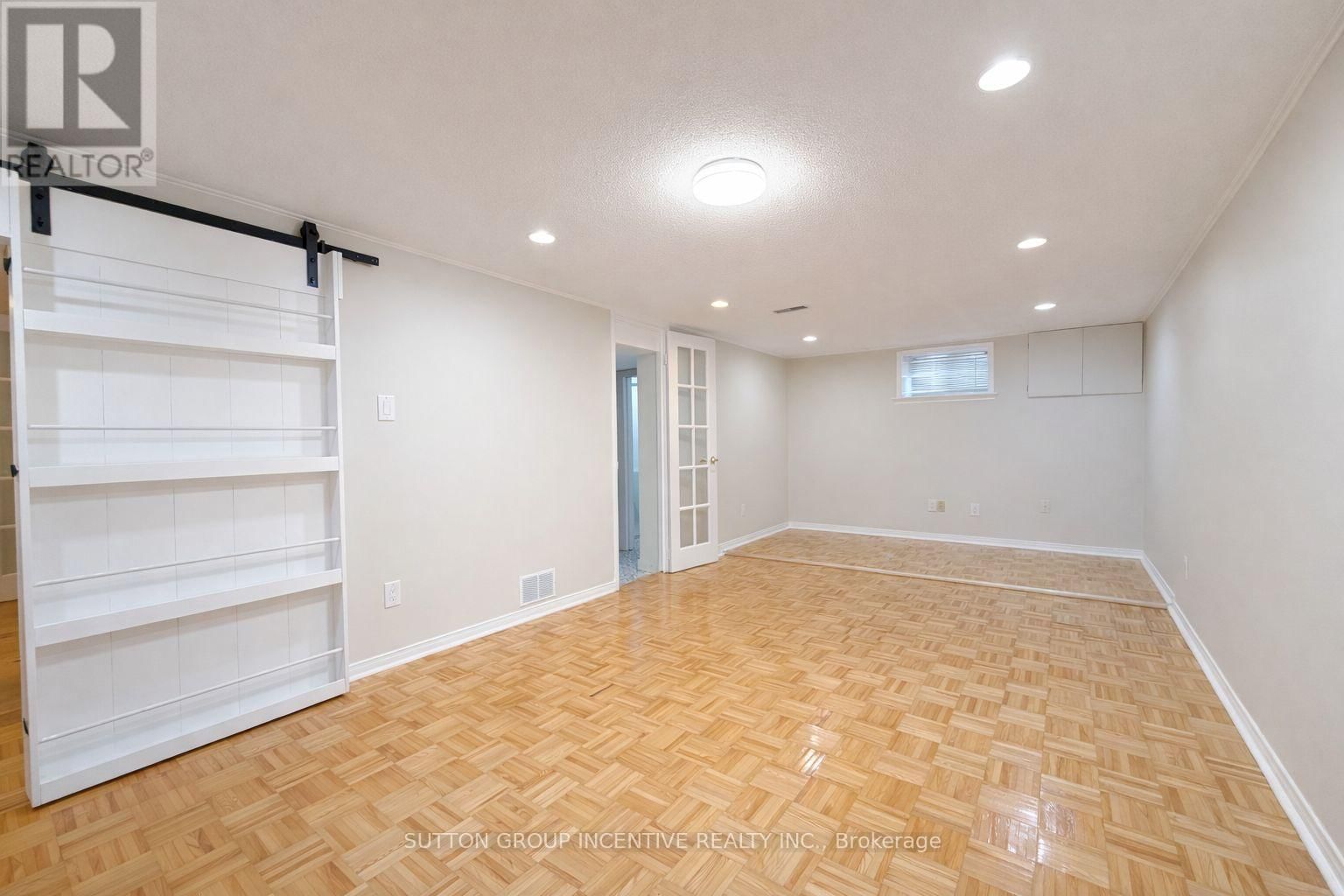 65 BARRHEAD CRESCENT Image 17