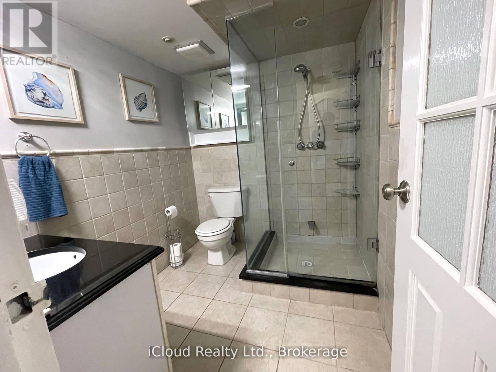 3208 - 3650 KANEFF CRESCENT Image 17