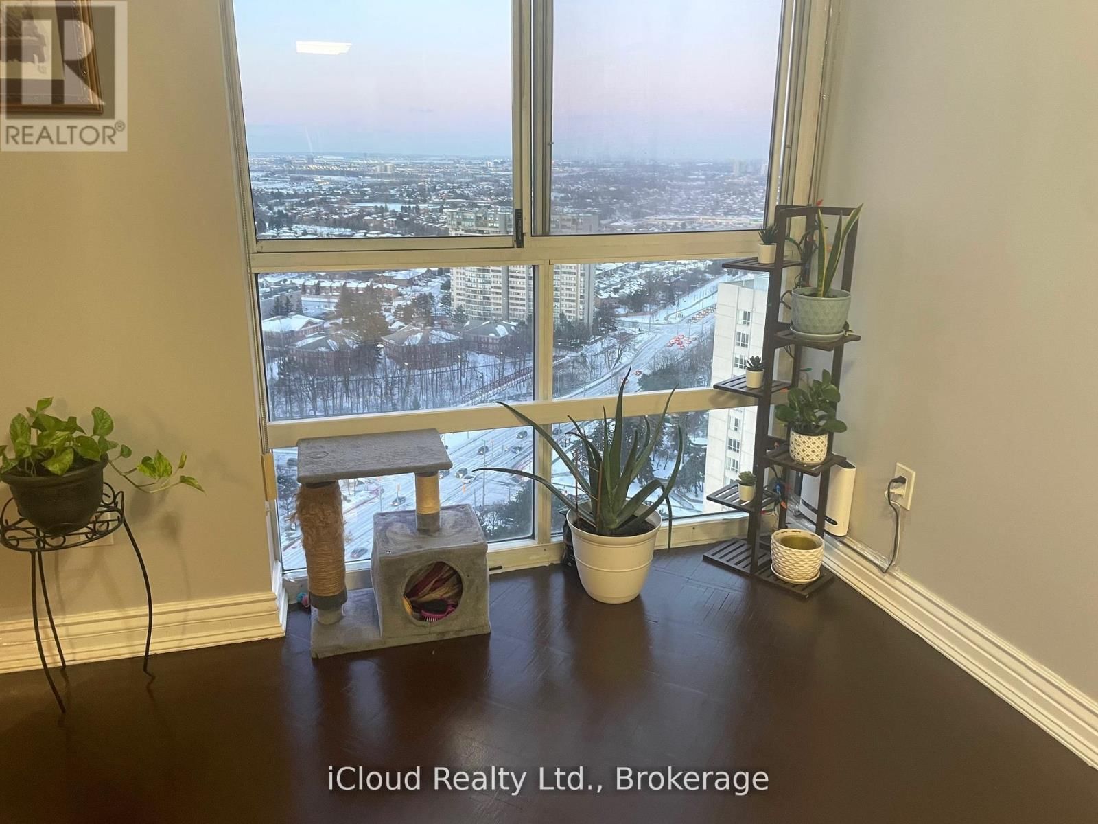 3208 - 3650 KANEFF CRESCENT Image 19