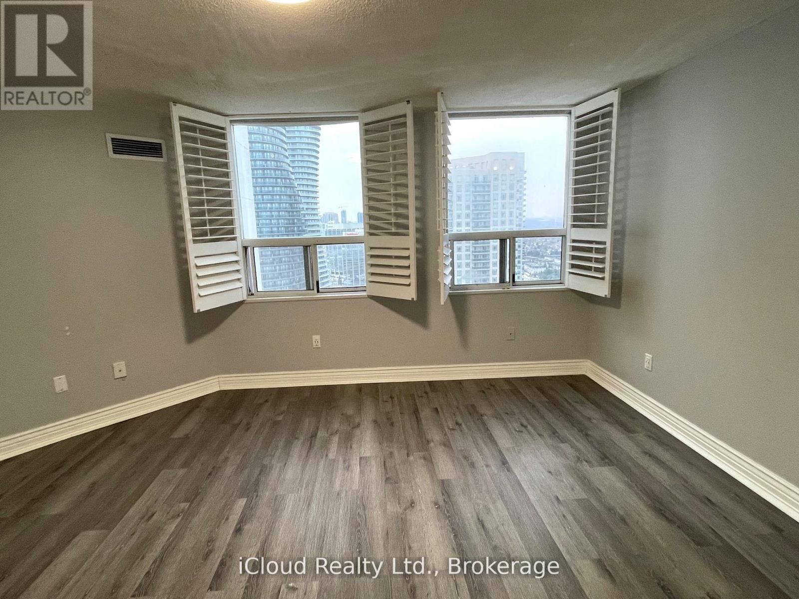 3208 - 3650 KANEFF CRESCENT Image 21