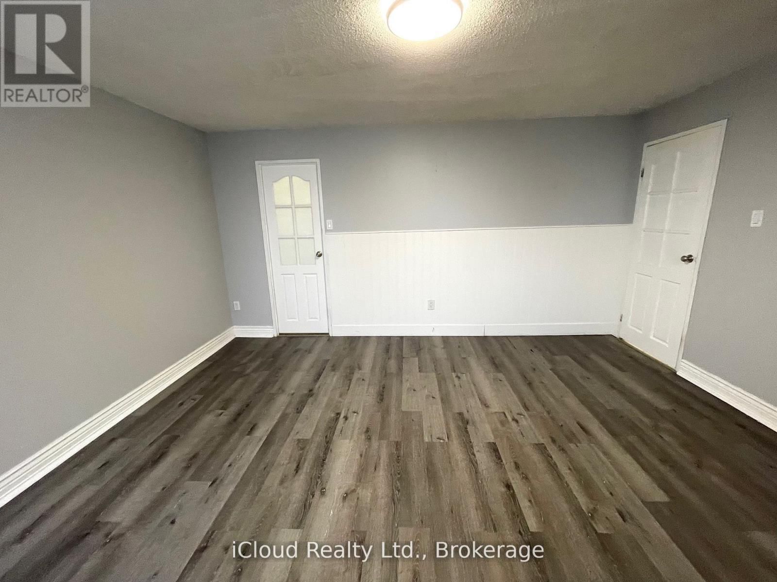 3208 - 3650 KANEFF CRESCENT Image 22