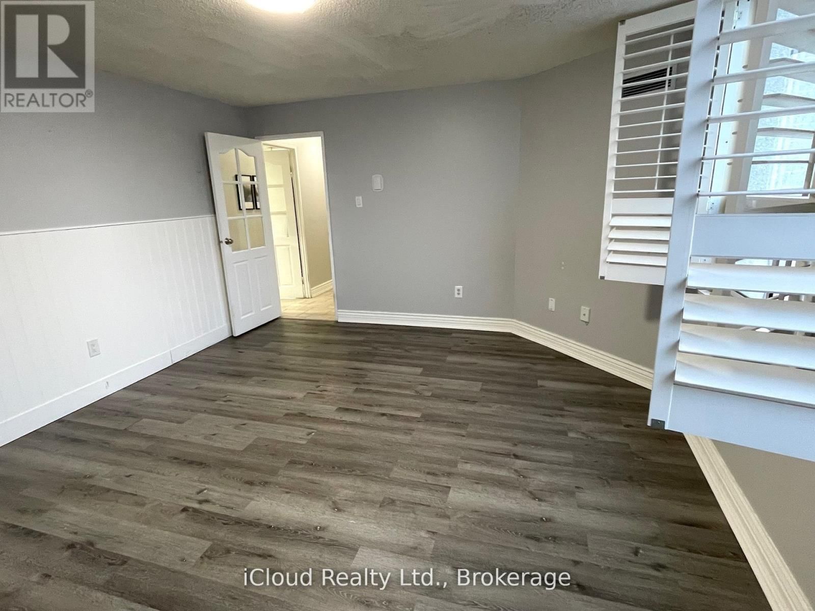 3208 - 3650 KANEFF CRESCENT Image 24