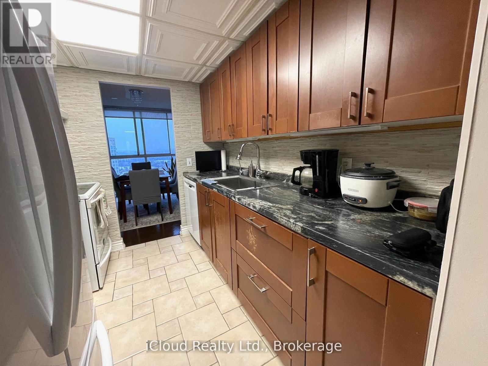 3208 - 3650 KANEFF CRESCENT Image 7