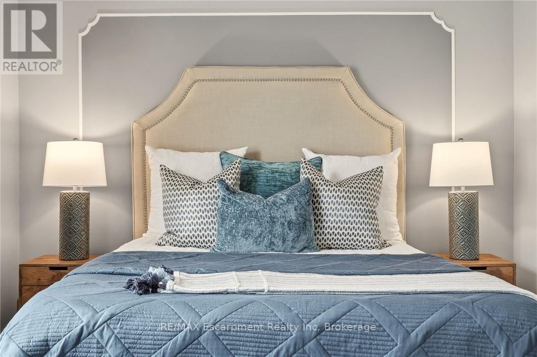 252 HAMMERSMITH COURT Image 24