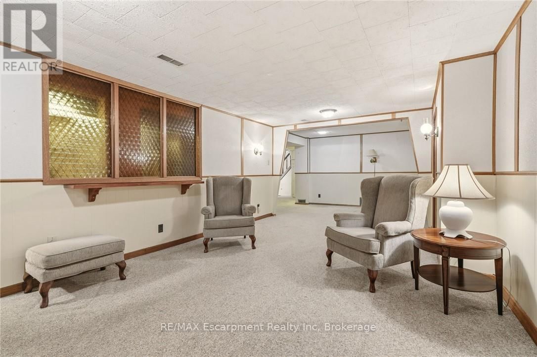 252 HAMMERSMITH COURT Image 32