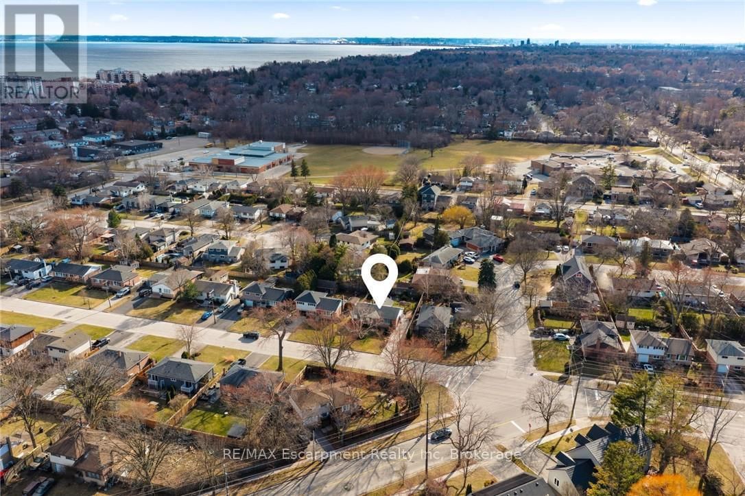 252 HAMMERSMITH COURT Image 45