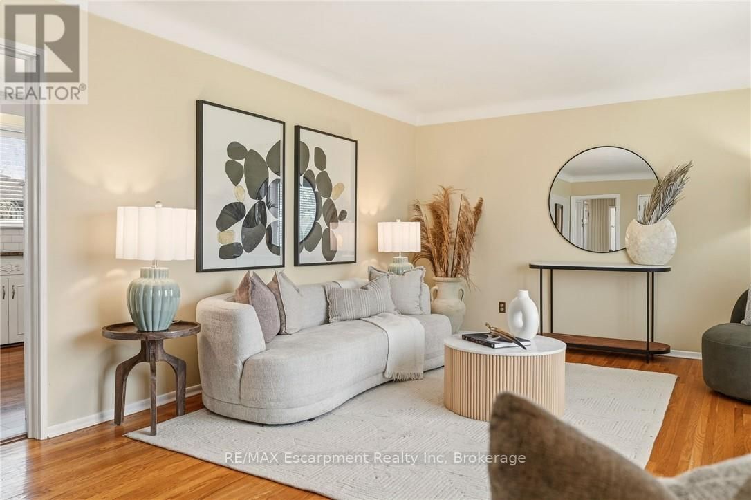 252 HAMMERSMITH COURT Image 9