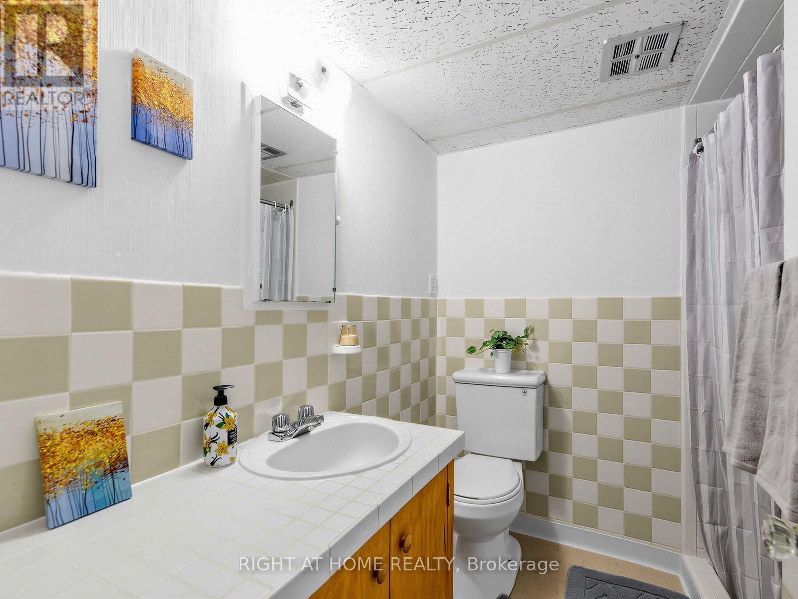 47 GRACEFIELD AVENUE Image 31