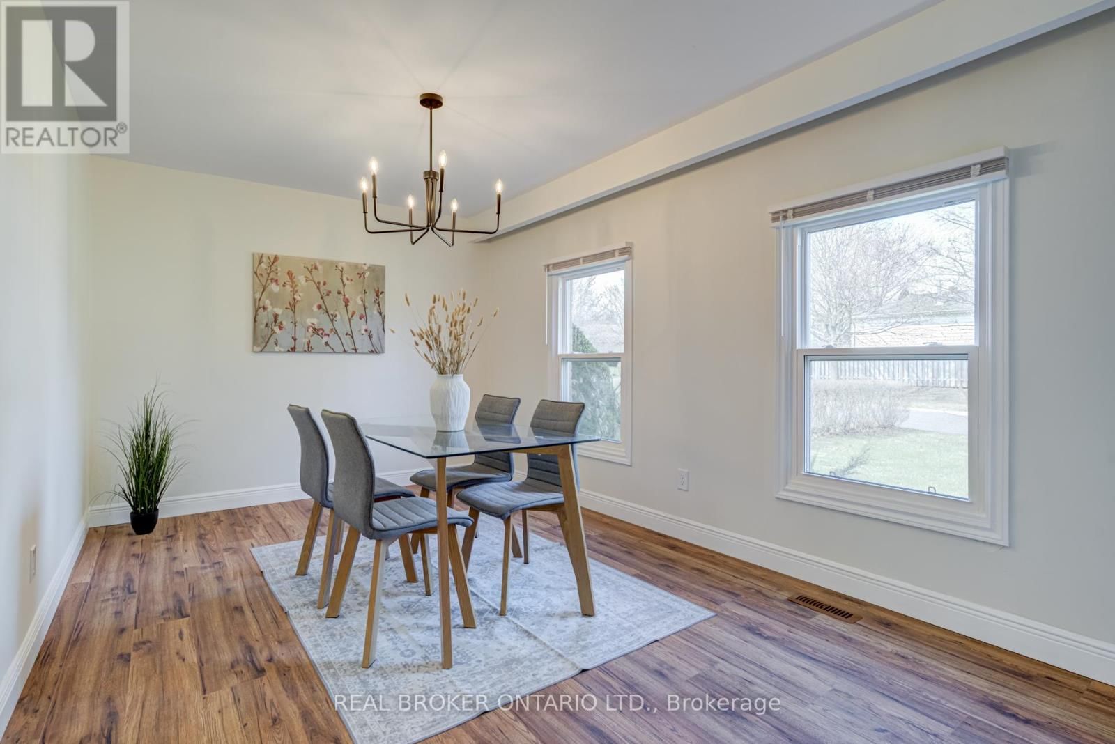 1252 LAKEVIEW DRIVE Image 11