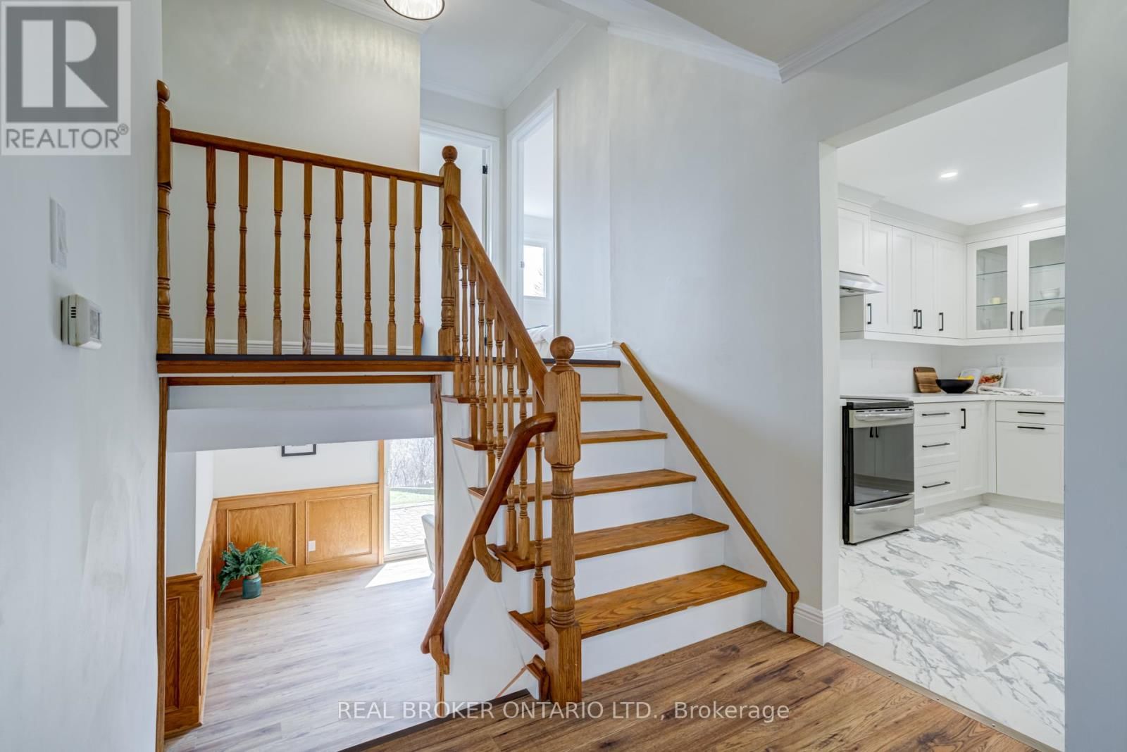 1252 LAKEVIEW DRIVE Image 14