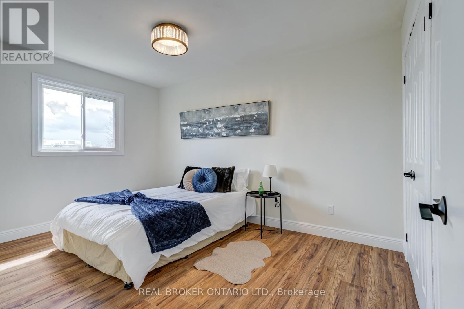 1252 LAKEVIEW DRIVE Image 22